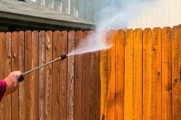 pressure washing fence-min pressure washing fence min